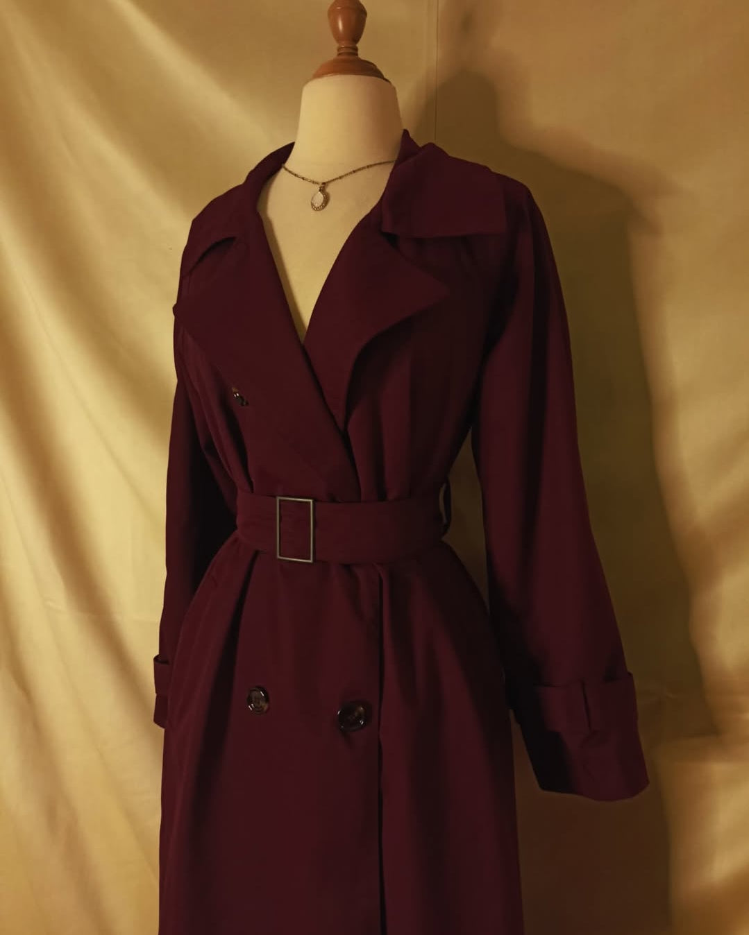 Trench in burgundy