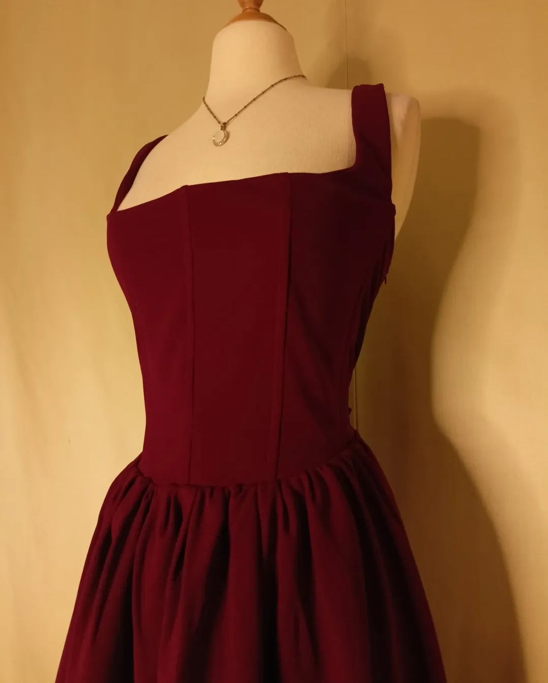 Corset dress in burgundy